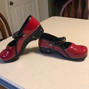 Koi by Sanita patent Mary Janes sz40